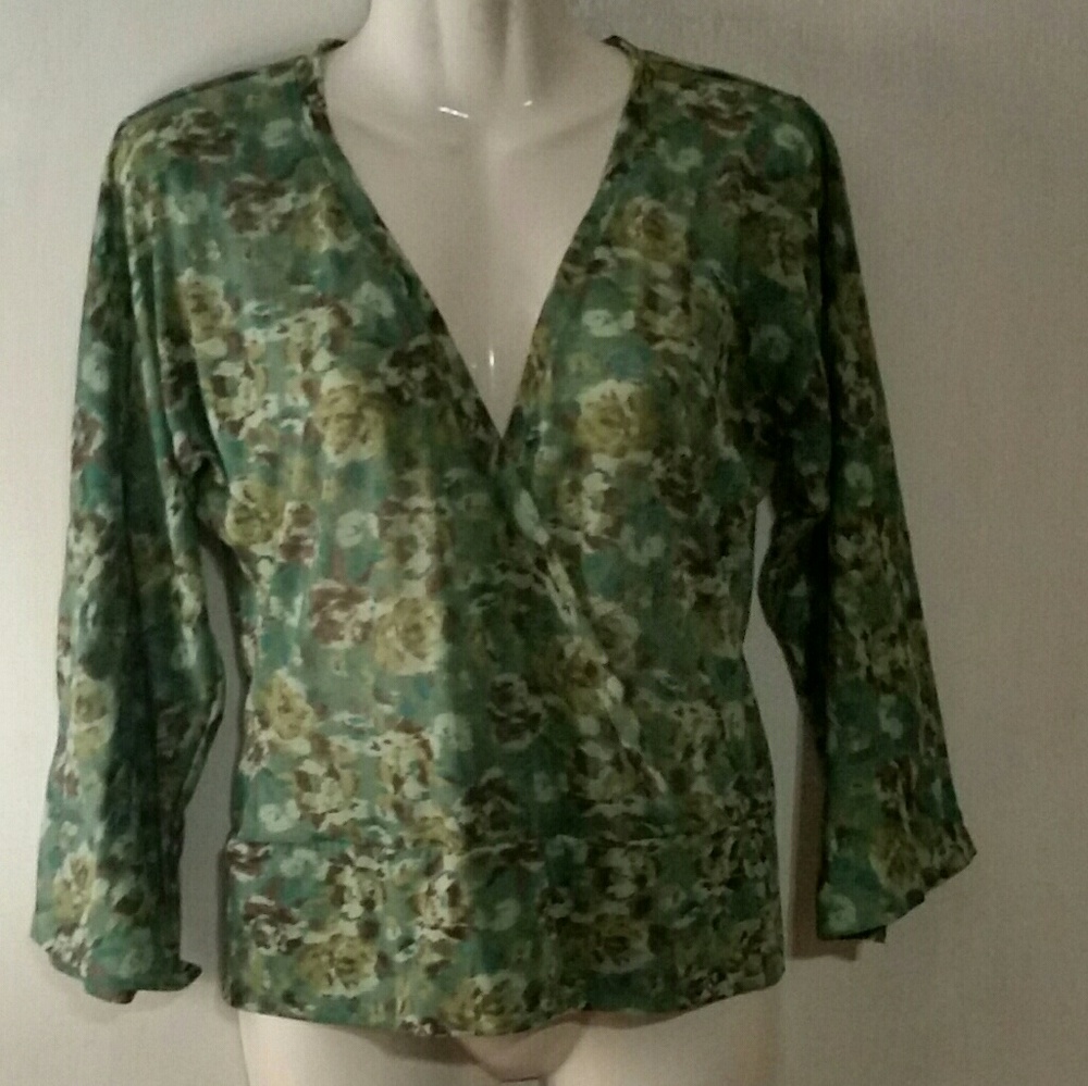 New York & Co. Green low cut blouse Size S